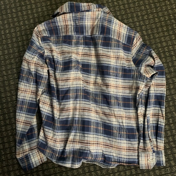 But 2 get one free Flannel shirt large - Picture 3 of 3
